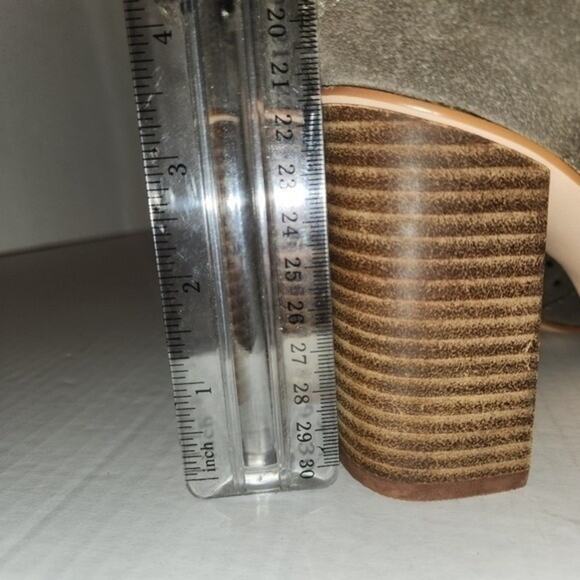 VERY VOLATILE VV Kalio Grey Gray Wrap Around Suede Peep Toe Shoetie Womens 9 - Picture 7 of 11